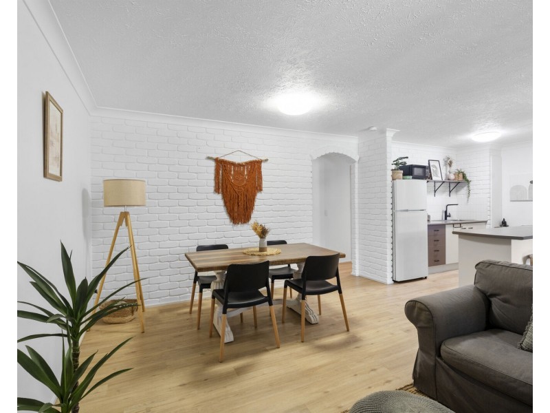 4/4 Rolan Court, Palm Beach QLD 4221