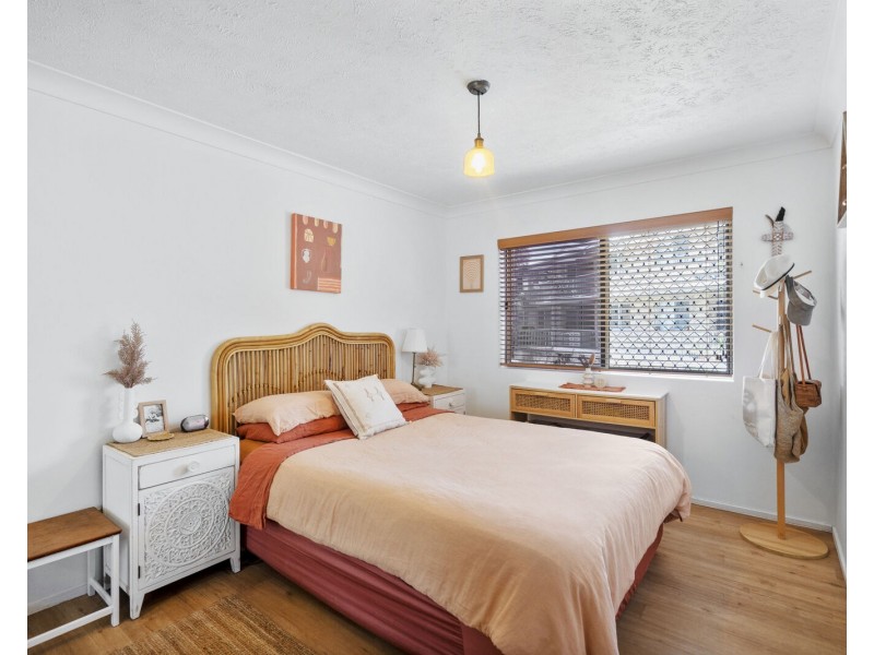 4/4 Rolan Court, Palm Beach QLD 4221