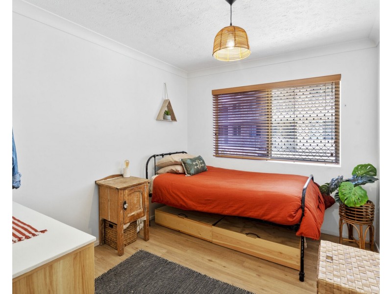 4/4 Rolan Court, Palm Beach QLD 4221