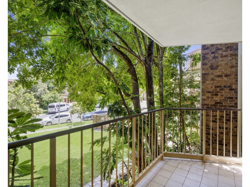 4/4 Rolan Court, Palm Beach QLD 4221