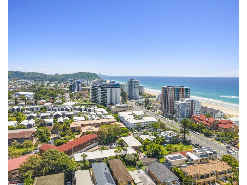 4/4 Rolan Court, Palm Beach QLD 4221