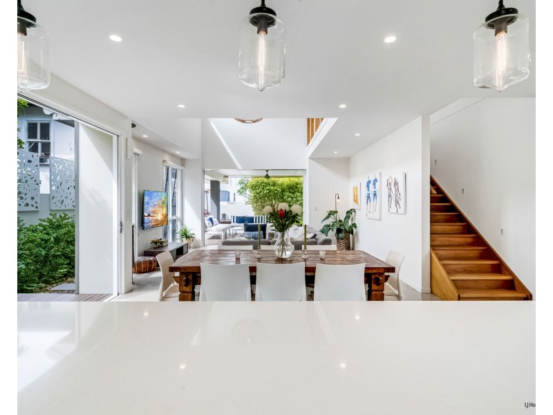 218 Jefferson Lane, Palm Beach QLD 4221