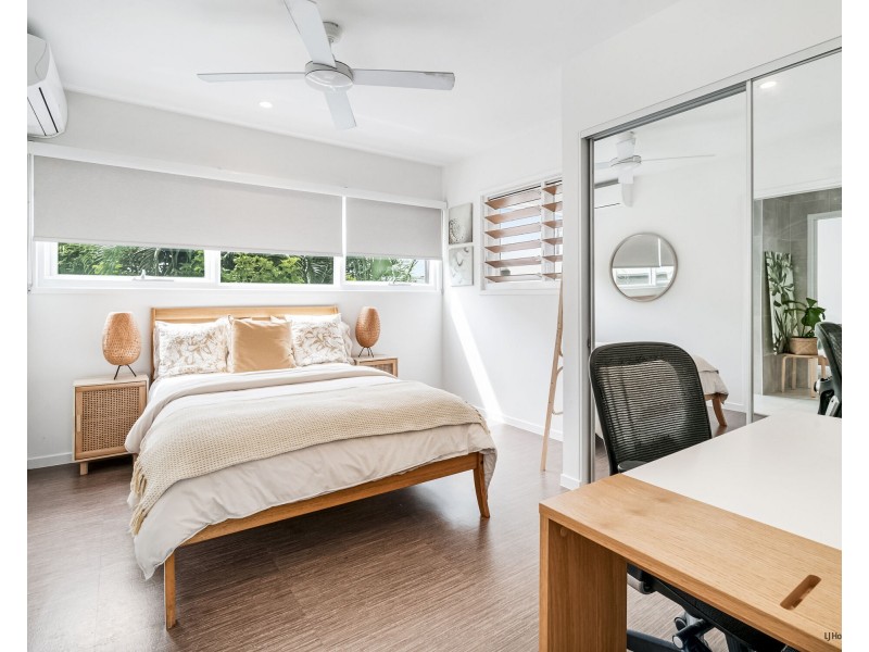 218 Jefferson Lane, Palm Beach QLD 4221