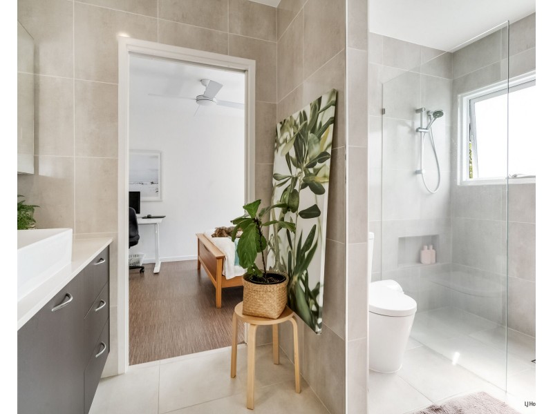 218 Jefferson Lane, Palm Beach QLD 4221