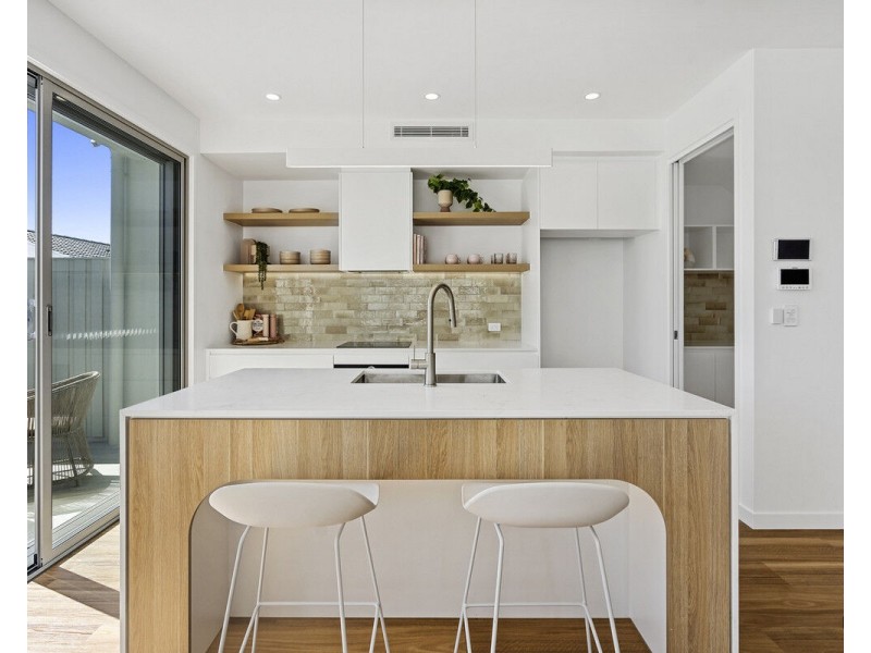9a Chaffey Street, Tugun QLD 4224