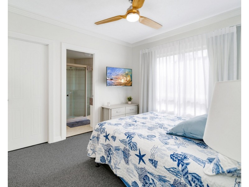 4/311 Golden Four Drive, Bilinga QLD 4225