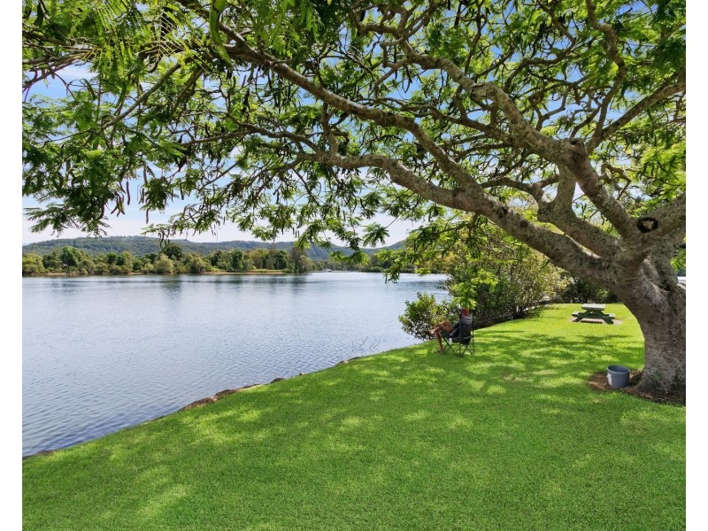 54 Riverside Drive, Tumbulgum NSW 2490