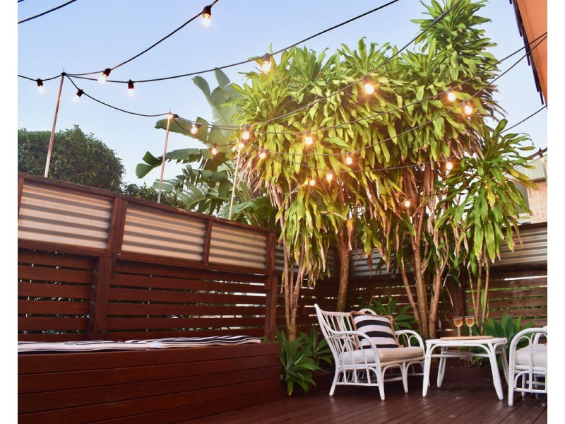1/4 Twenty Sixth Avenue, Palm Beach QLD 4221