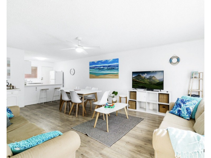 1/5 Douglas Street, Coolangatta QLD 4225