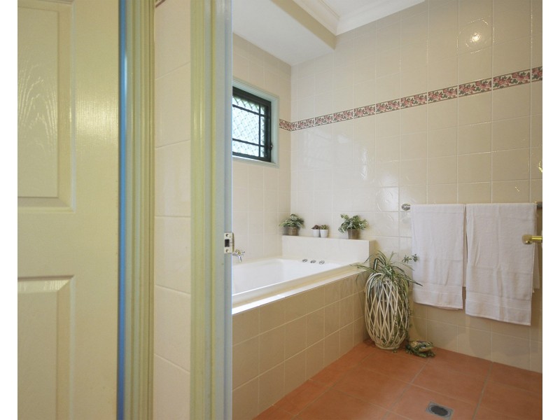 50 Dungogie Drive, Tallebudgera QLD 4228