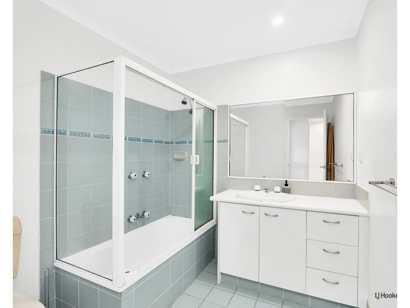 2/1 Pontoon Place, Varsity Lakes QLD 4227