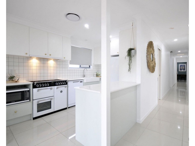37 Tatha Avenue, Palm Beach QLD 4221