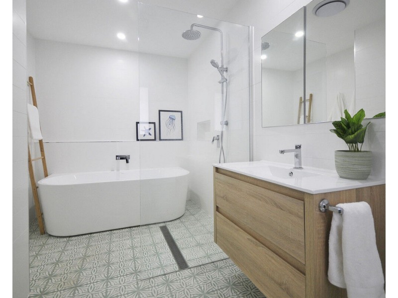 37 Tatha Avenue, Palm Beach QLD 4221