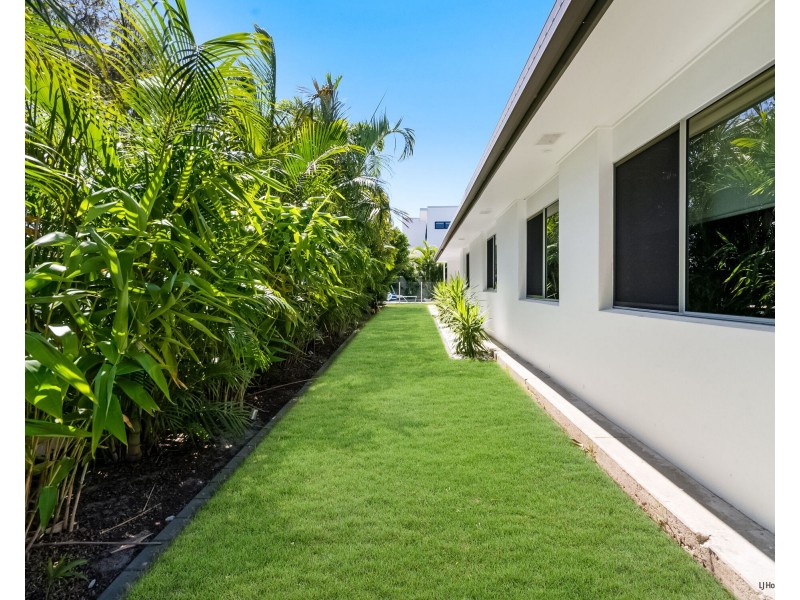 37 Tatha Avenue, Palm Beach QLD 4221
