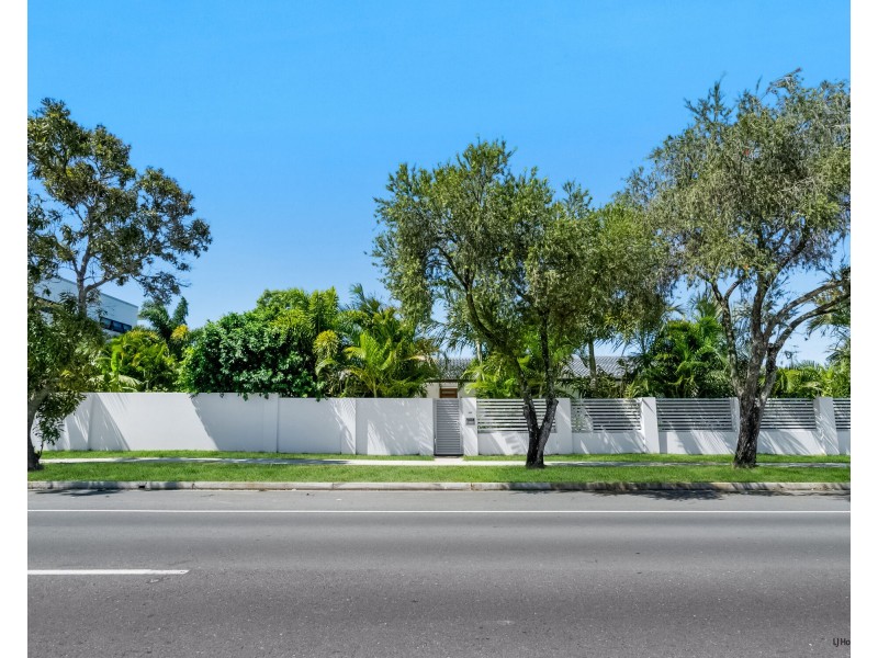 37 Tatha Avenue, Palm Beach QLD 4221