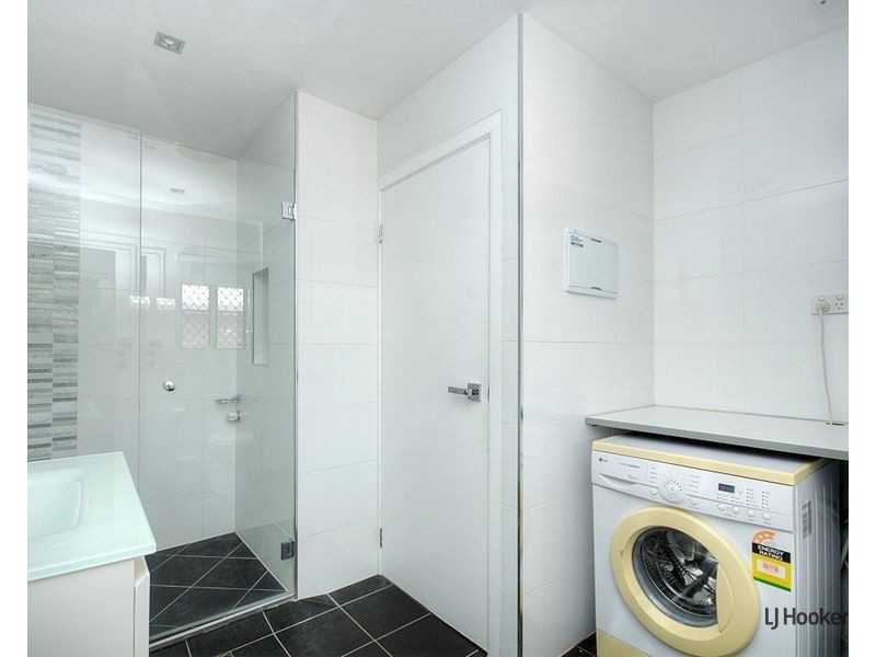 4/2 Twenty Sixth Avenue, Palm Beach QLD 4221