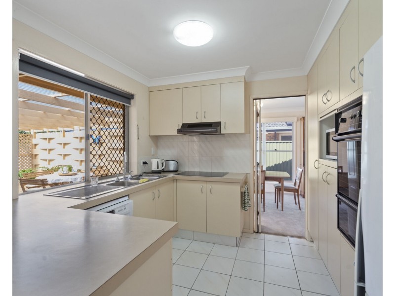 245 Nineteenth Avenue, Elanora QLD 4221