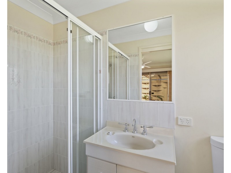 245 Nineteenth Avenue, Elanora QLD 4221