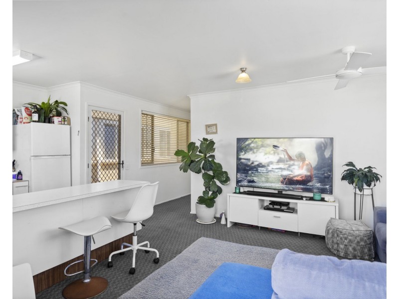 2/11 Fifteenth Avenue, Palm Beach QLD 4221