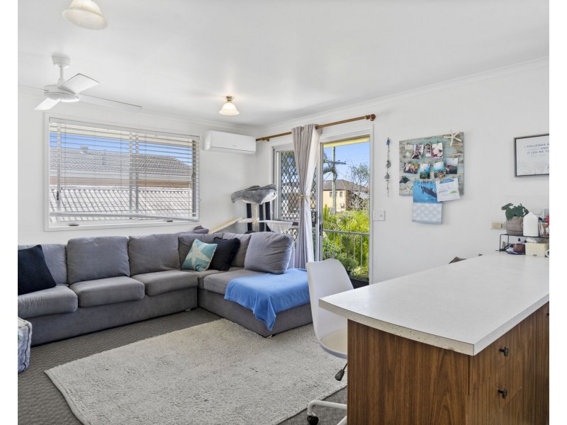 2/11 Fifteenth Avenue, Palm Beach QLD 4221