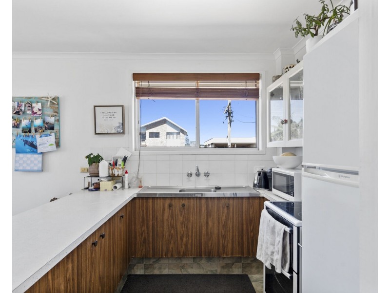 2/11 Fifteenth Avenue, Palm Beach QLD 4221