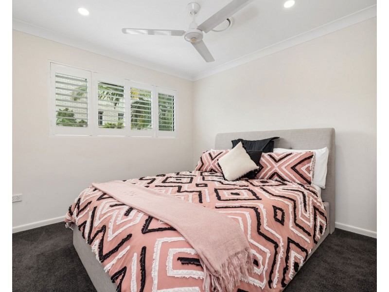 8/33 Dixon Street, Coolangatta QLD 4225