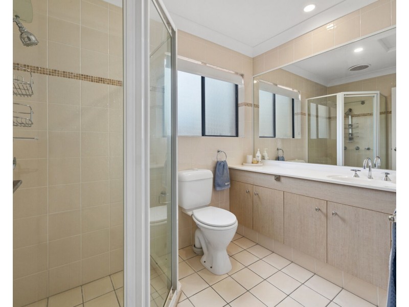 8/33 Dixon Street, Coolangatta QLD 4225