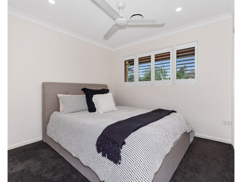 8/33 Dixon Street, Coolangatta QLD 4225