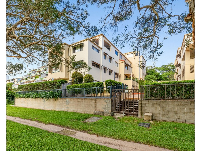 8/33 Dixon Street, Coolangatta QLD 4225