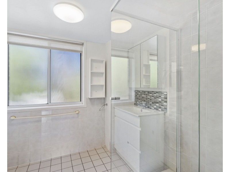 4/4 Clancy Court, Tugun QLD 4224