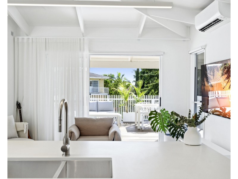3 Rottnest Court, Elanora QLD 4221