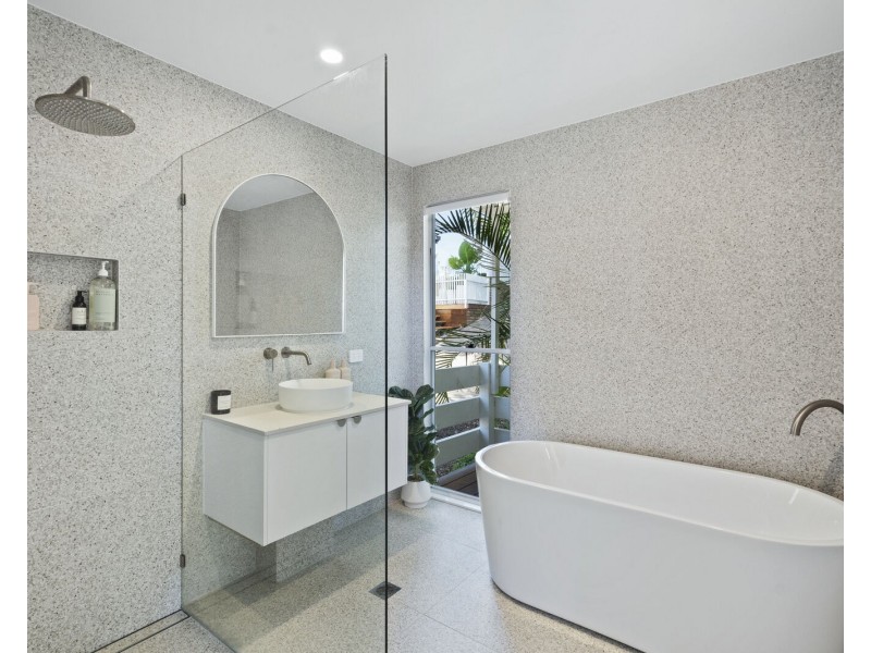 3 Rottnest Court, Elanora QLD 4221