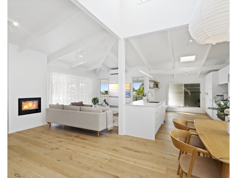 3 Rottnest Court, Elanora QLD 4221