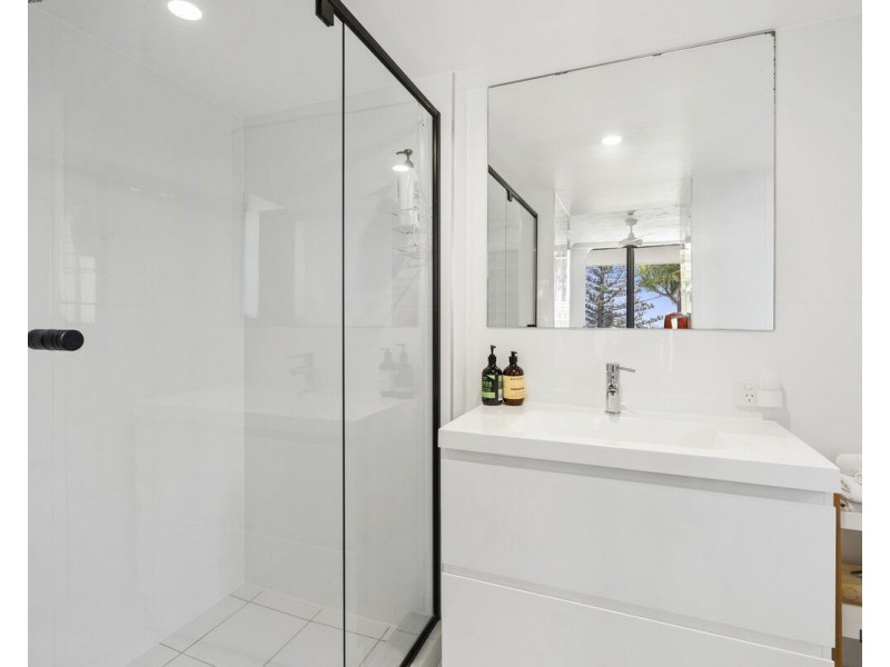 1/1187 Gold Coast Highway, Palm Beach QLD 4221