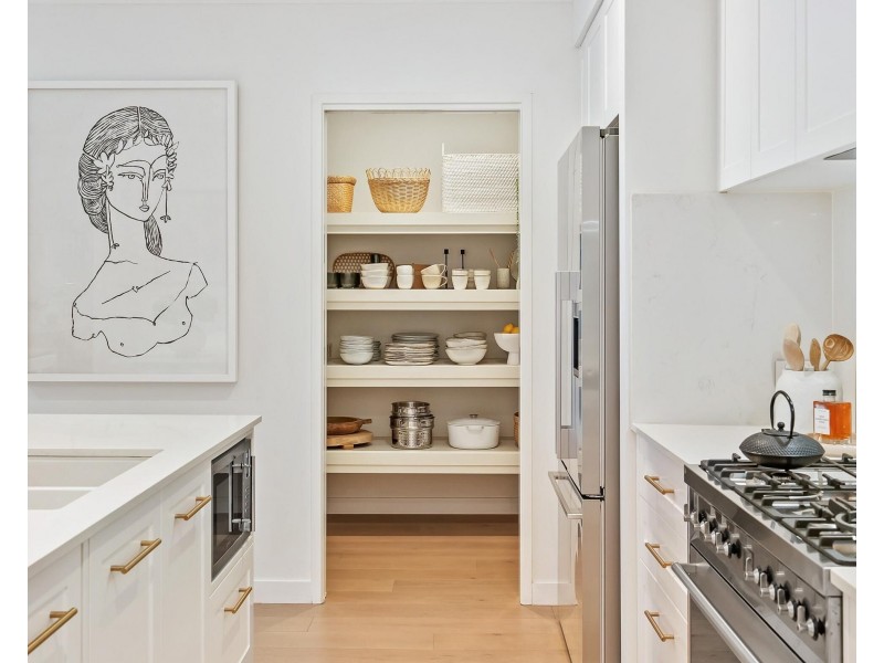 32 Sapphire Place, Elanora QLD 4221