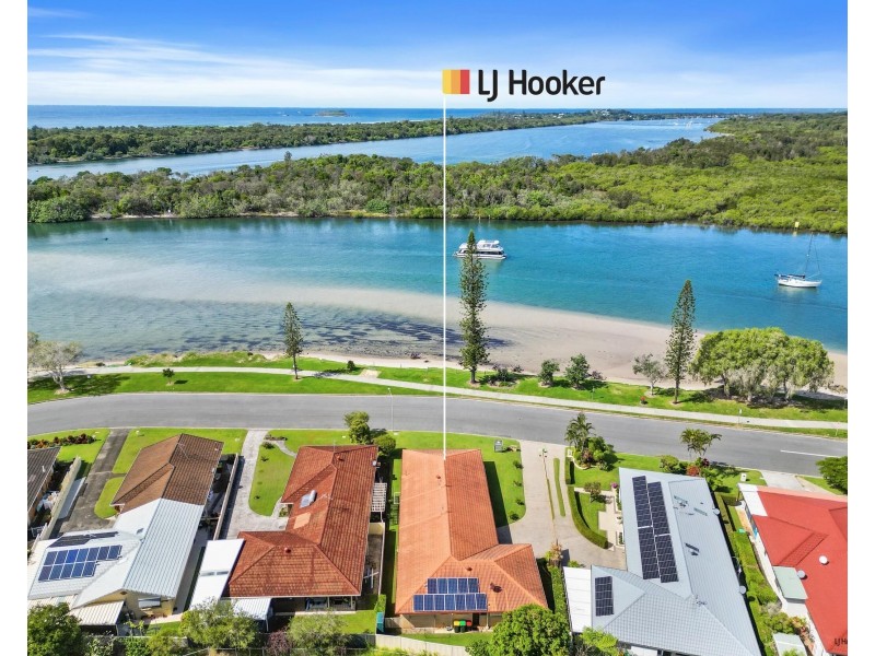 2/60 Keith Compton Drive, Tweed Heads NSW 2485