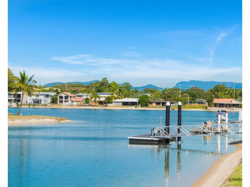 10 Swordfish Court, Palm Beach QLD 4221