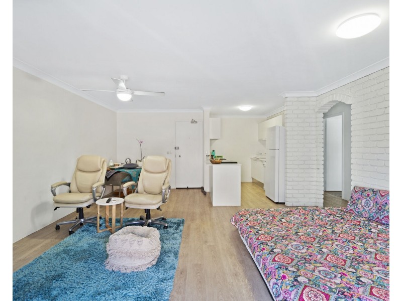 10/4 Rolan Court, Palm Beach QLD 4221