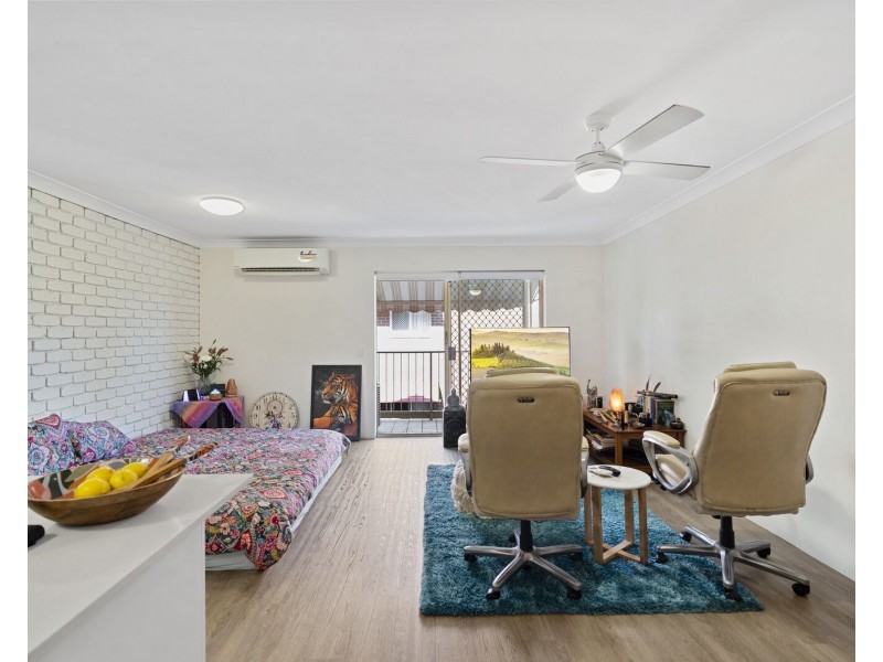 10/4 Rolan Court, Palm Beach QLD 4221