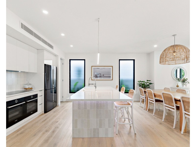 22 Tawarri Cr, Burleigh Heads QLD 4220