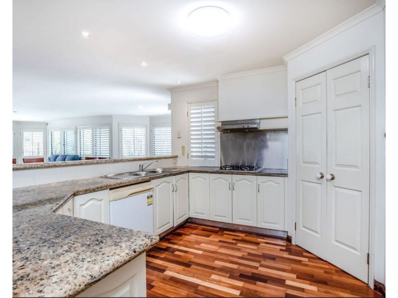 5 Lanai Drive, Burleigh Waters QLD 4220