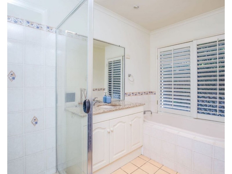 5 Lanai Drive, Burleigh Waters QLD 4220