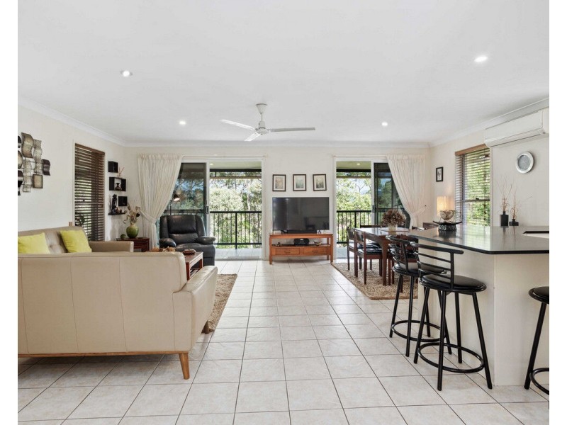 37 Hibertia Avenue, Elanora QLD 4221