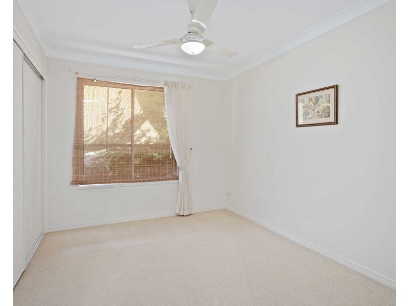 37 Hibertia Avenue, Elanora QLD 4221