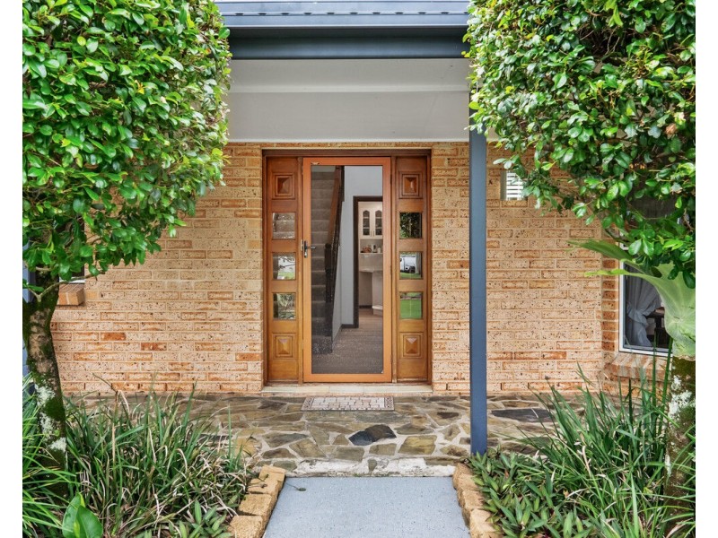 13 Myrtle Court, Palm Beach QLD 4221