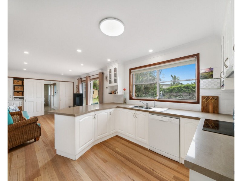 13 Myrtle Court, Palm Beach QLD 4221