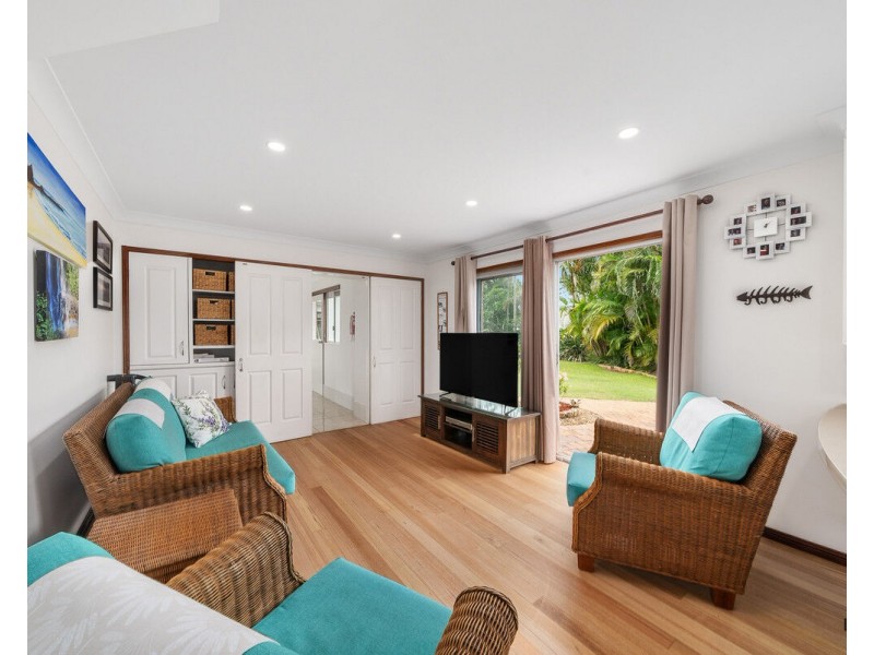 13 Myrtle Court, Palm Beach QLD 4221