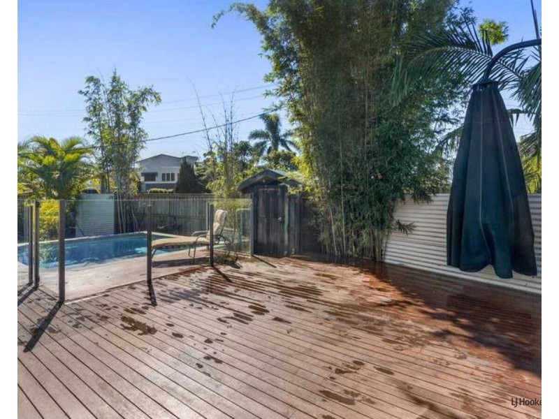 12 Tahiti Avenue, Palm Beach QLD 4221
