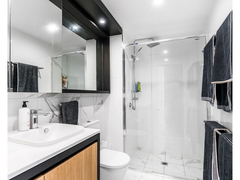 76/18 Chelsea Avenue, Broadbeach QLD 4218