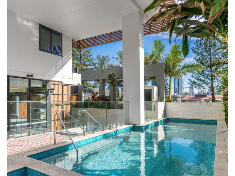 76/18 Chelsea Avenue, Broadbeach QLD 4218